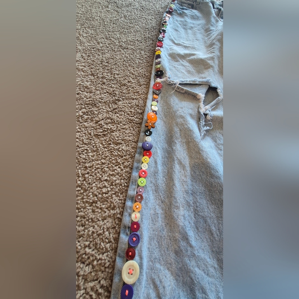 Wide Leg Ripped Jeans With Button Detail! - Picture 2 of 9